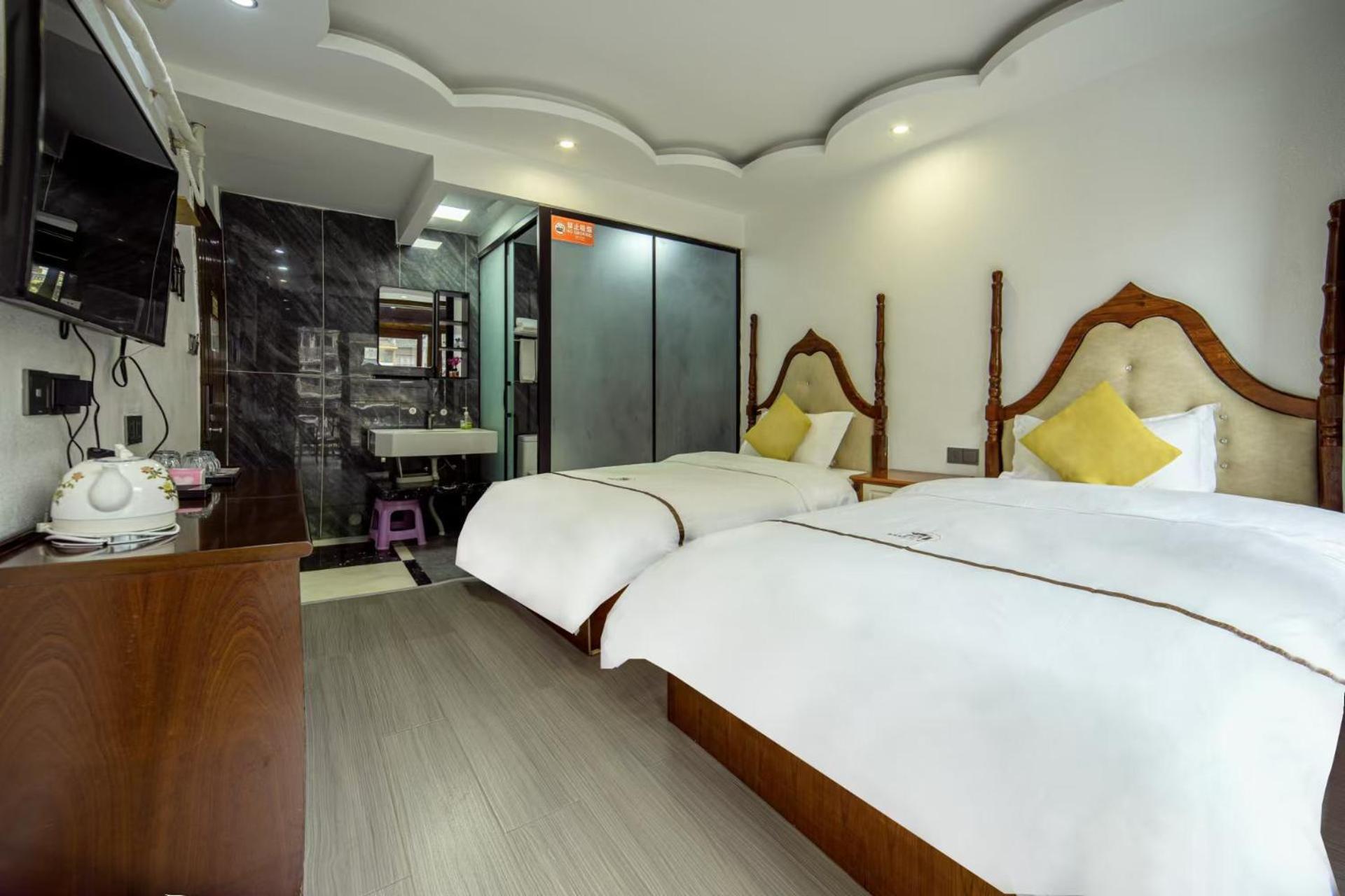 Fenghuang Ancient Town Lazy Cat Riverside Inn Exterior photo
