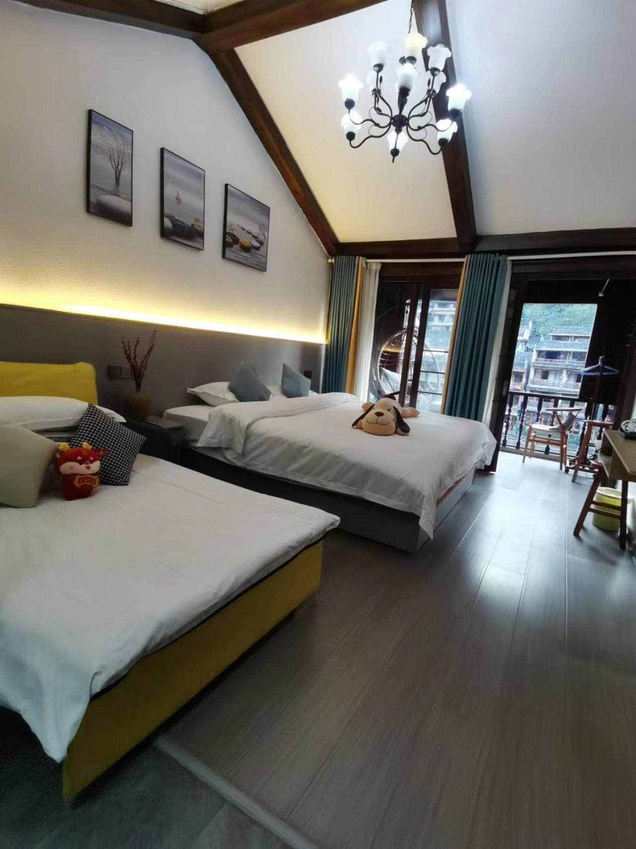 Fenghuang Ancient Town Lazy Cat Riverside Inn Exterior photo